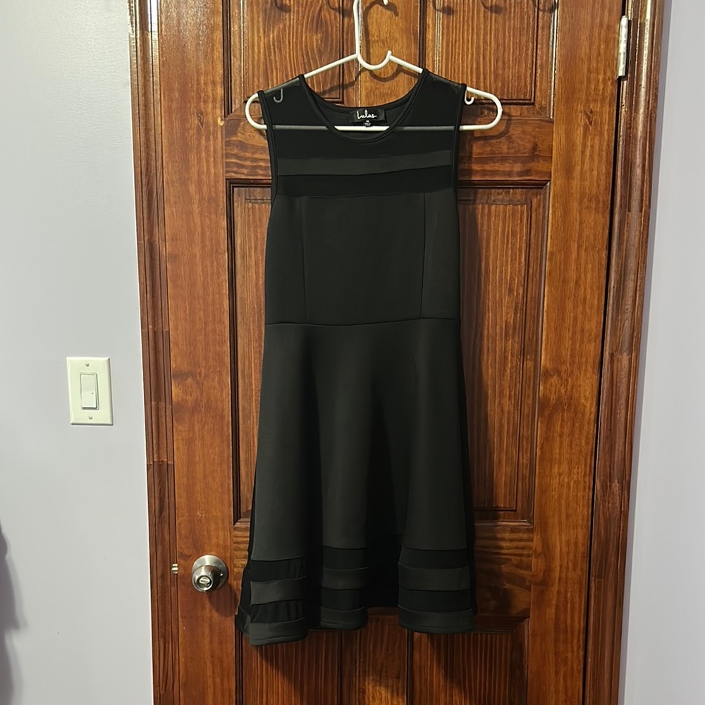 Black Sleeveless Dress with Mesh Hem